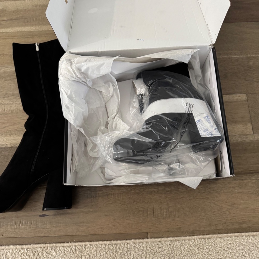 Nine West velvet boots - Picture 7 of 7